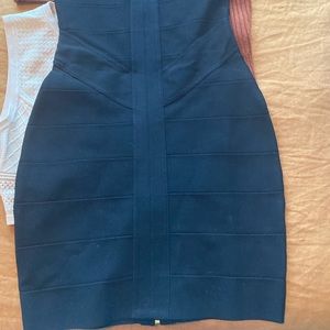 Aritzia babaton ten flicker dress